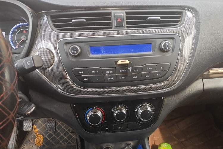 Used CHANGAN KAICHENG Ounuo S 2019 1.5L Ouno S Economy 5-Seat JL473QG Audio And AC Panel