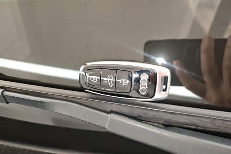 Used Audi Q7 2020 55 TFSI quattro S line sports model
