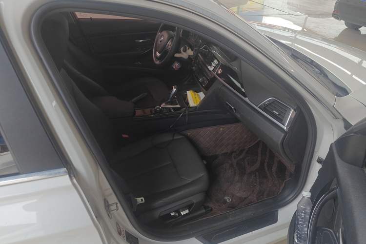 Used BMW 3 Series 2017 320Li Fashion Model
