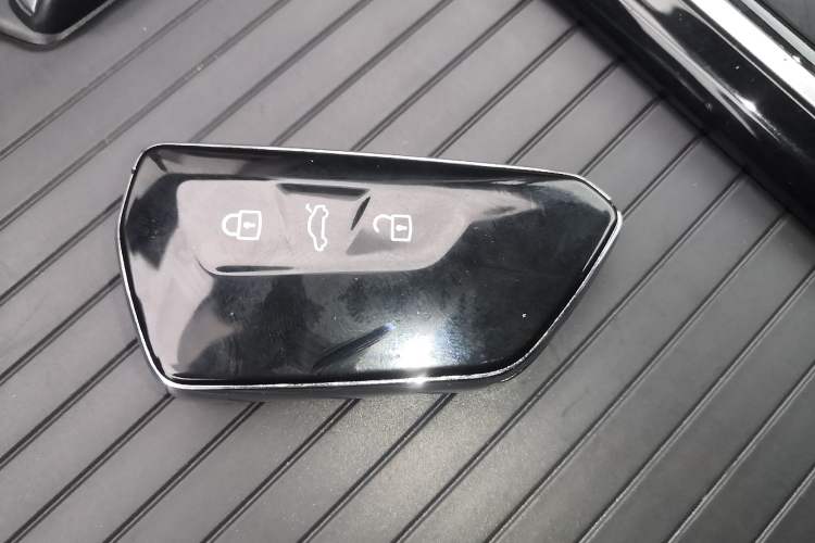 Used Volkswagen ID.6 CROZZ 2022 High-Performance PRIME Edition Vehicle Key