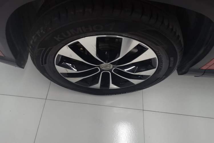 Used Baojun 530 2020 1.5T CVT Prestige Connected Version 7 Seats Exterior 4