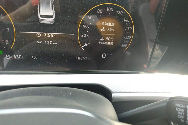 Used Volkswagen Tavendor 2024 380TSI All-Wheel-Drive R-Line Cruise Premium Edition Odometer Close Up