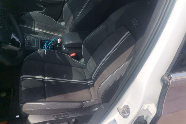 Used Volkswagen Golf 2023 Facelift 280TSI DSG R-Line Lite
