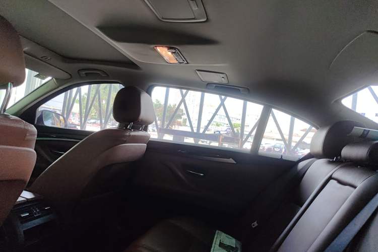 Used BMW 5 Series 2014 525Li Leading Model
