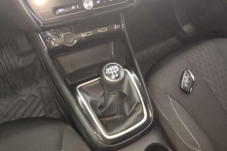 Used Roewe i5 2020 1.5L Manual 4G Connect Luxury Edition