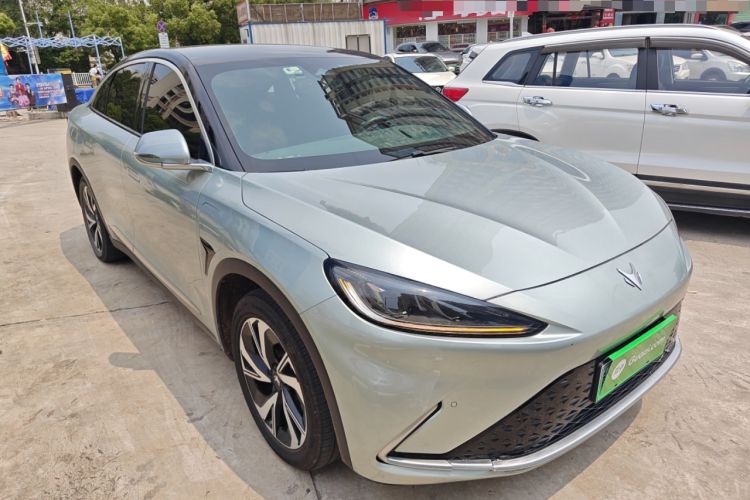 Used ARCFOX Alpha S 2022 525S 160kW Front Right 45 Deg