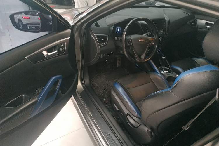 Used Hyundai Veloster 2015 1.6T Automatic Luxury Edition
