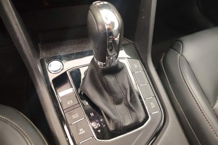 Used Volkswagen Tharu 2020 330TSI All-Wheel-Drive Luxury Edition China VI Standard