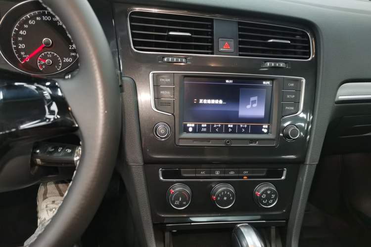 Used Volkswagen Golf 2017 1.6L Automatic Comfort Million-Vehicle Anniversary Edition