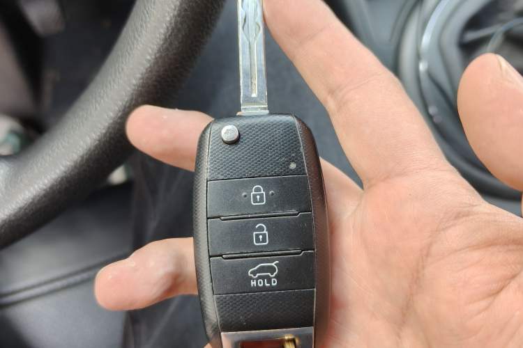 Used Kia Sportage R 2015 2.0L Manual Two-Wheel Drive GL Model
