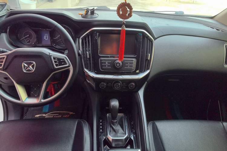 Used JMC Yusheng S350 2016 2.0T Automatic Two-Wheel Drive Gasoline Luxury Edition 5 Seats Center Console