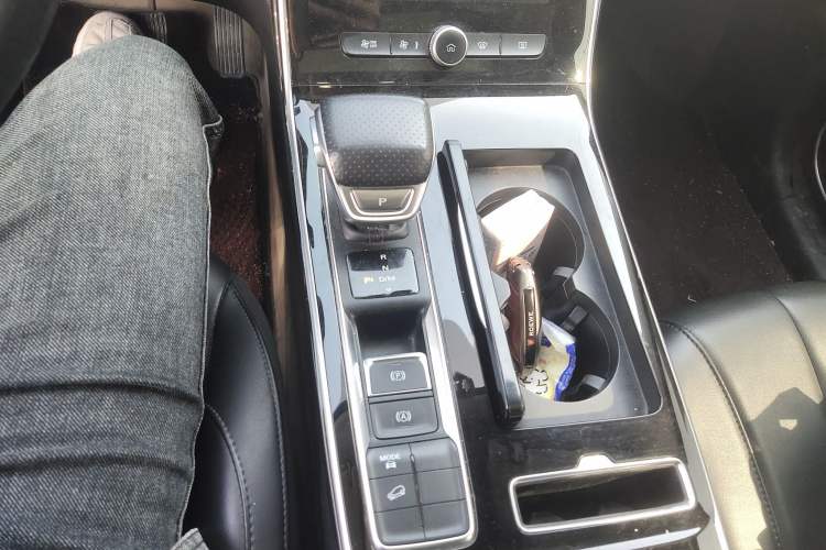 Used Roewe RX5 MAX 2021 Supreme Series 300TGI Automatic Luxury Cabin Edition Gear Lever