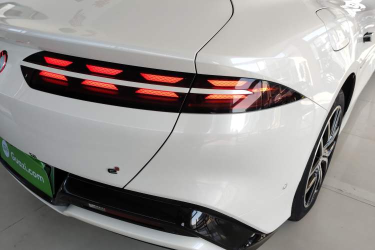 Used Denza Z9 2024 630 km All-Wheel Drive Max Version