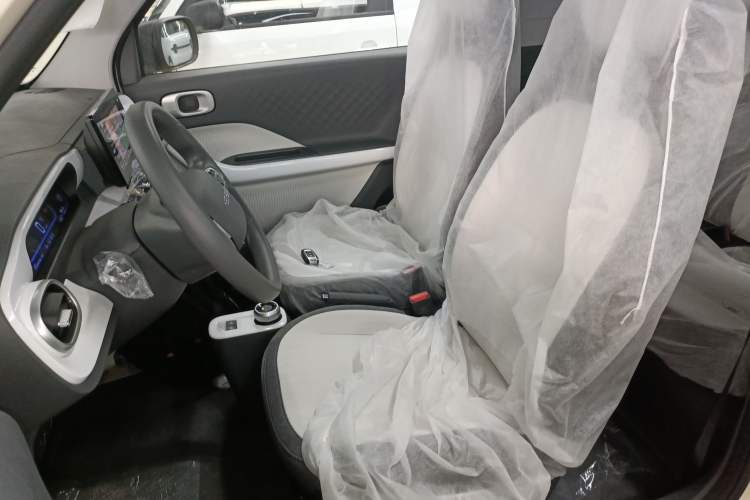 Used Geely Galaxy Panda 2025 210 km – Yuanqi Bear Left Front Seat