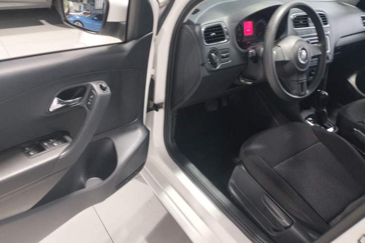 Used Volkswagen Polo 2013 1.4L Automatic Comfort Edition Driver Seat