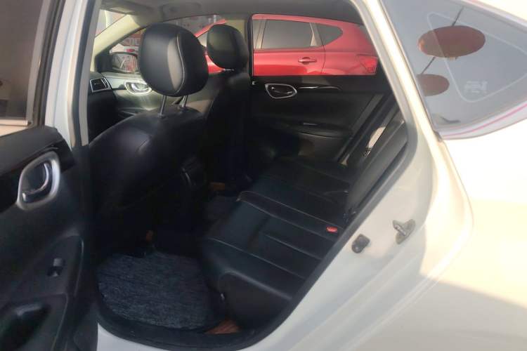 Used Nissan Sylphy 2019 1.6XV CVT Smart Connect Luxury Edition China VI Standard Left Rear Seat