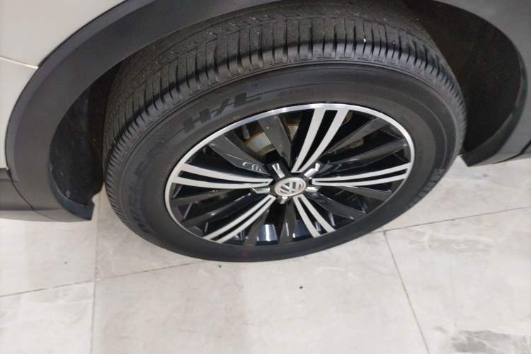 Used Volkswagen Tiguan L 2019 330TSI Automatic Two-Wheel Drive Luxury Edition China VI Standard