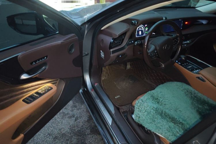 Used Lexus LS 2020 500h Excellence Edition China VI standard Driver Seat