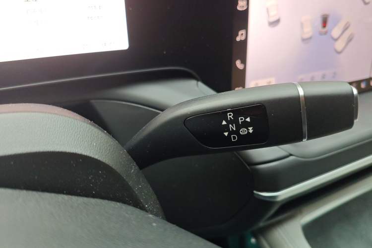 Used XPeng P7 2024 P7i 550 Max Gear Lever