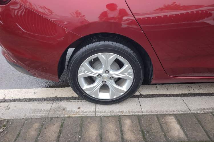 Used Chevrolet Cavalier 2020 325T Automatic Enjoyment Edition Right Rear Wheel Hub