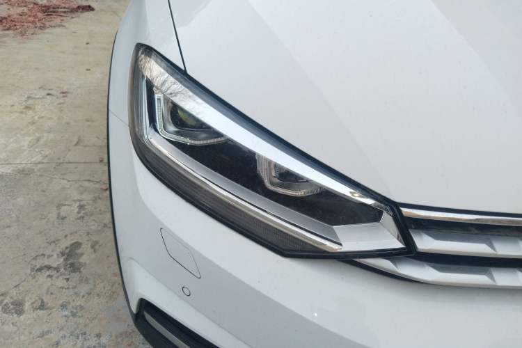 Used Volkswagen Touran 2021 Volkswagen Touran L 280TSI DSG Boundary Edition 7-Seater
