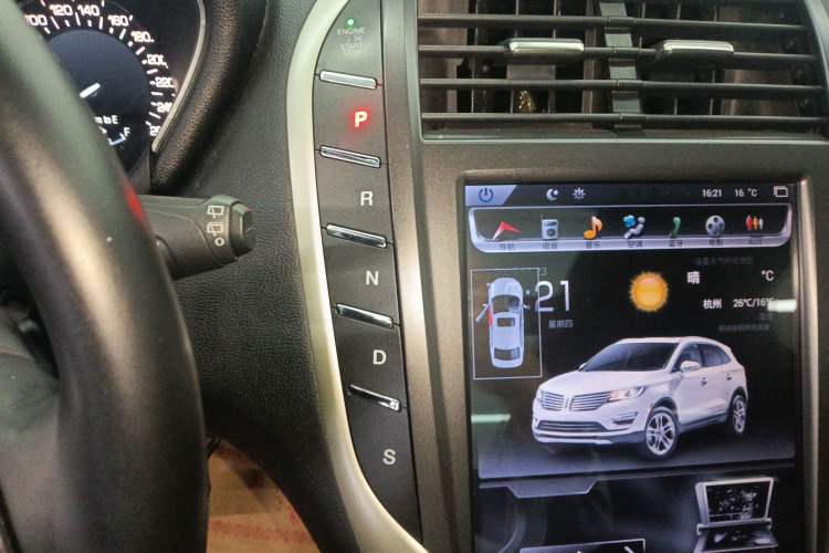 Used Lincoln MKC 2017 2.0T Two-Wheel Drive Deluxe Edition