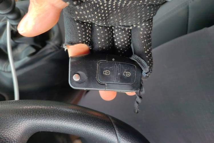 Used JMC Fushun 2023 2.0T Manual Short-Wheelbase Mid-Height Commercial Multi-Purpose 5-Seater Passenger Vehicle