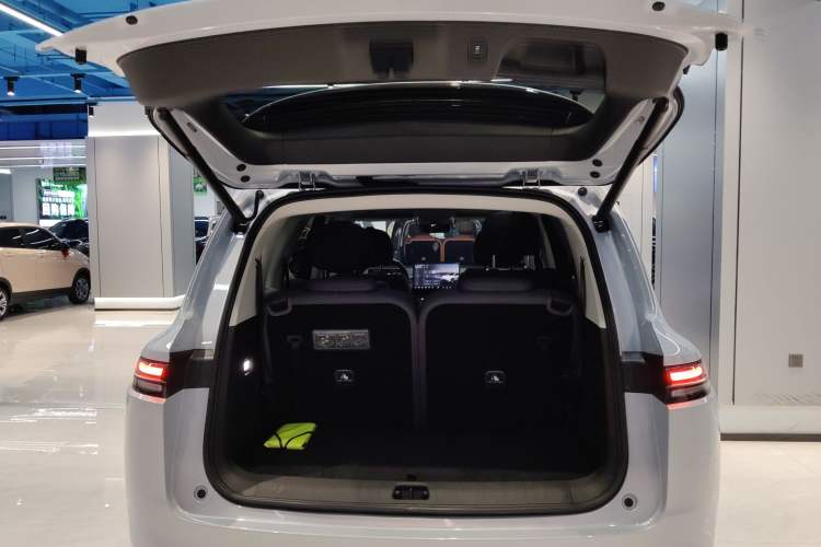 Used Leapmotor C16 2026 Extended-Range 280 LiDAR Version 6 Seats