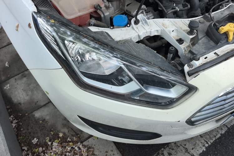 Used Ford Escort 2017 Revised Version 1.5L Automatic Comfort Edition Right Front Headlight