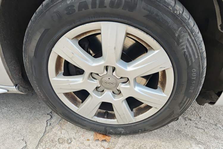 Used Audi A4L 2011 2.0 TFSI Standard Model Right Front Wheel Hub