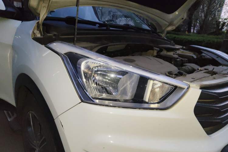 Used Hyundai ix25 2015 1.6L Automatic Two-Wheel Drive Smart GLS Trim Right Front Headlight