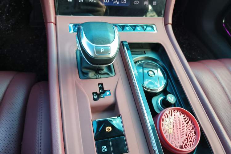 Used Hongqi H5 2024 2.0T Automatic Smart Connect Flagship Edition