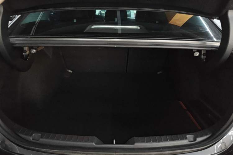 Used Mazda 3 Axela 2021 2.0L Automatic Zhiyao Edition Trunk