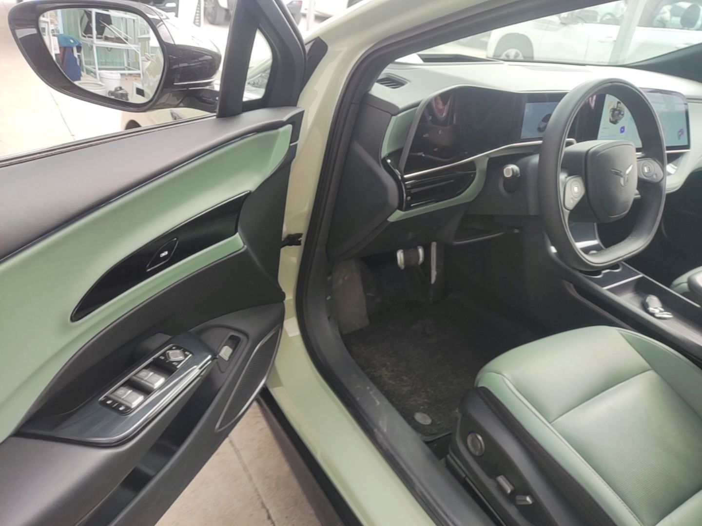 Hongqi EH7 2025 690 Smart Selection Edition — снимка 18