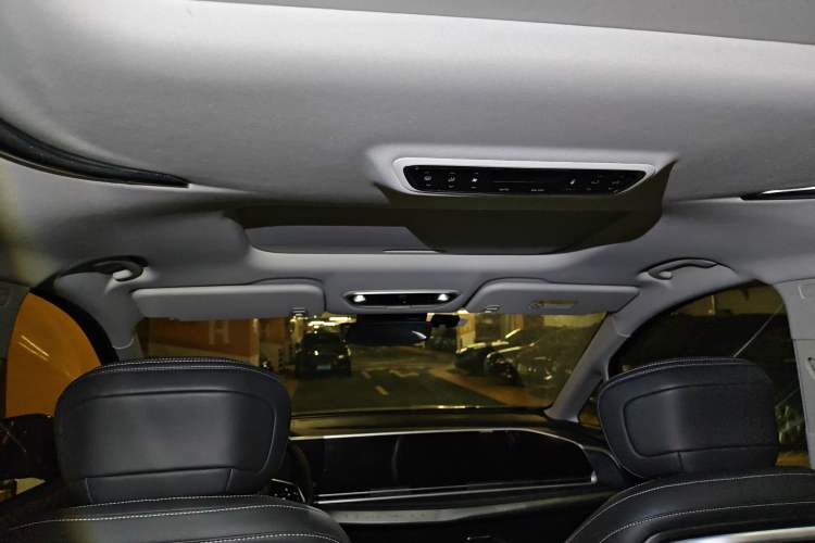 Used SAIC MAXUS Dajia 9 2024 Long-Range Forest Seven-Seater Version
