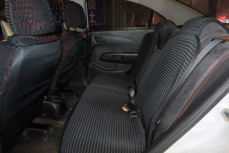 Used Chevrolet Aveo Sonic 2013 Sedan 1.4L Automatic with Sunroof