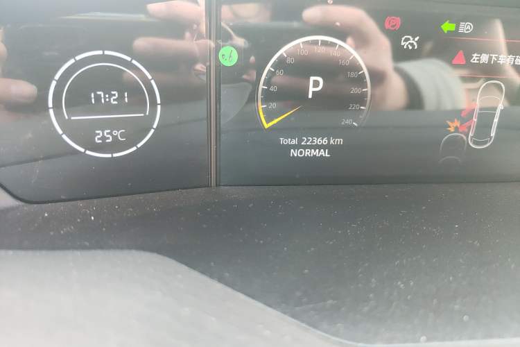 Used CHANGAN UNI-V 2024 1.5T Prestige Sport Edition Odometer Close Up