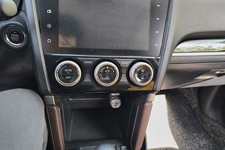 Used Subaru Forester 2016 2.5i Prestige Navigation Edition Audio And AC Panel