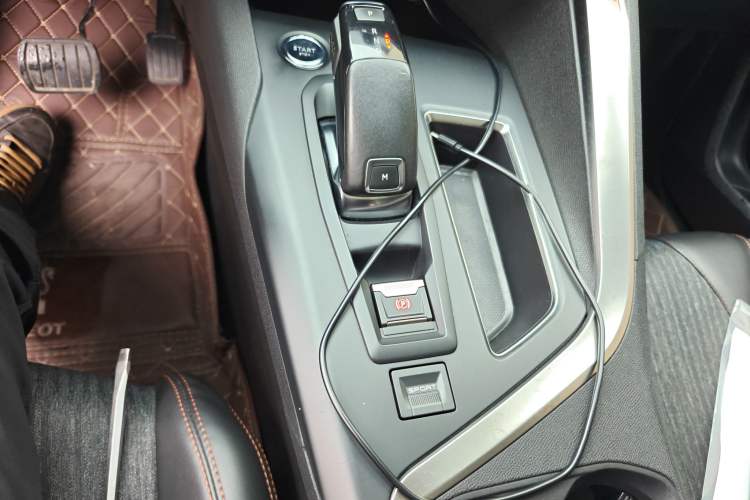 Used Peugeot 4008 2017 350THP Elite Edition Gear Lever