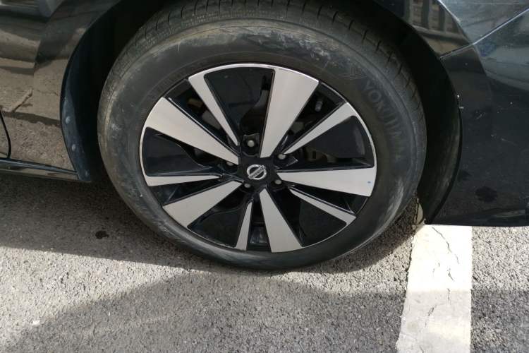 Used Nissan Teana 2021 2.0L XL Comfort Edition Right Front Wheel Hub