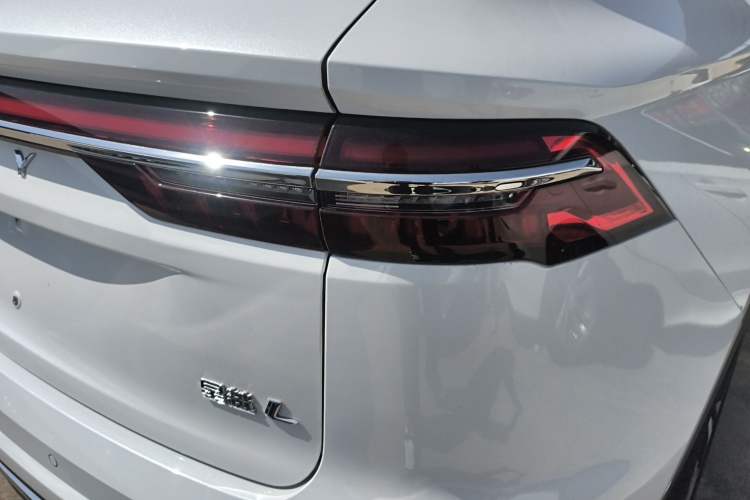 Used Geely Auto Monjaro L 2021 2.0TD DCT EVO Two-Wheel Drive Smart Luxury Version Right Rear Taillight