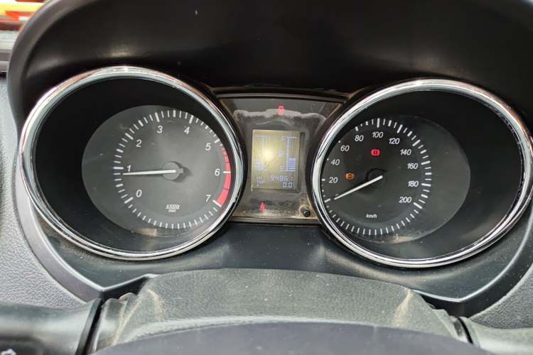 Used HYOSOW S3 2015 1.5L Luxury Model China V Standard