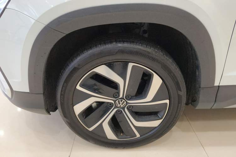 Used Volkswagen Tharu 2024 300TSI Two-Wheel-Drive Full Moon Edition
