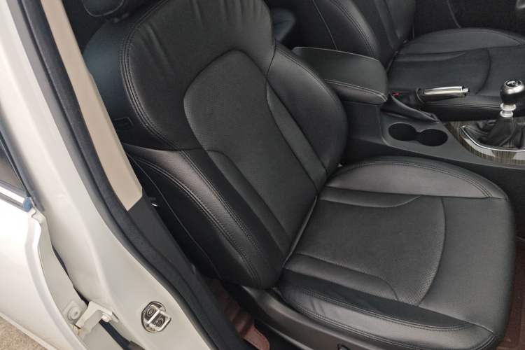 Used Zotye T600 2015 1.5T Manual Luxury Model Right Front Seat