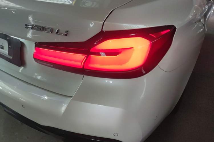 Used BMW 5 Series 2022 Second Facelift 530Li Leading Edition M Sport Package
