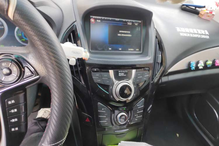 Used BYD Qin New Energy 2015 1.5T Dual-Crown Flagship Plus Edition
