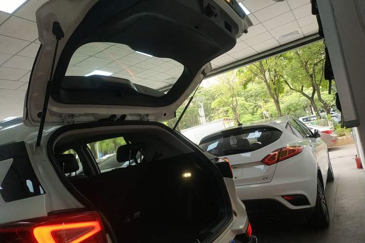 Used GAC Trumpchi GS3 2019 235T Automatic Elite Edition Trunk