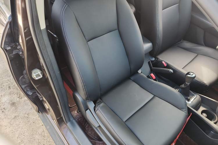 Used Dongfeng Aeolus AX3 2016 1.5L Manual ZhiKu Model