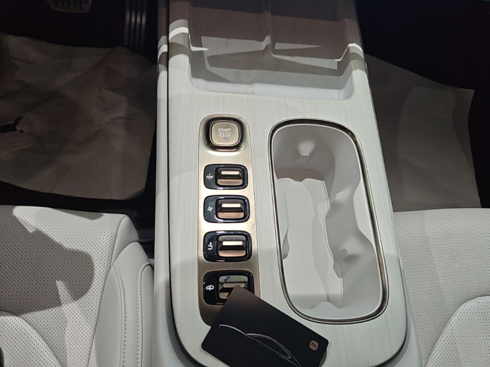 Xiaomi Auto SU7 2024 Four-Wheel Drive Ultra-Long Range Advanced Intelligent Driving Max Edition — снимка 16