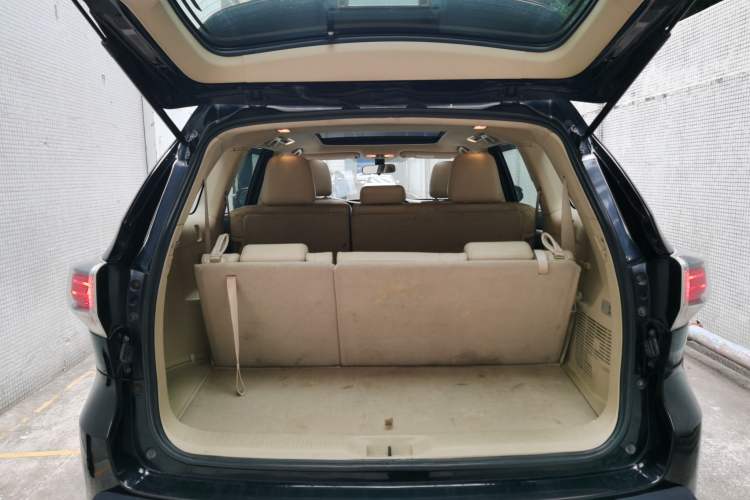 Used Toyota Highlander 2015 2.0T Four-Wheel Drive Luxury Edition 7-Seater Trunk